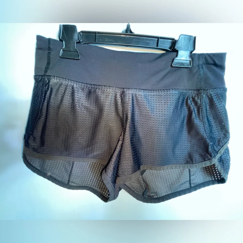 Lululemon Mesh Luxtreme 4-Way 2.5" Run Speed Shorts - Picture 4 of 10